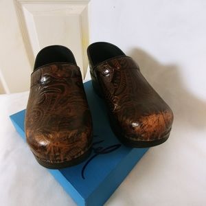 Dansko brown clog size 8